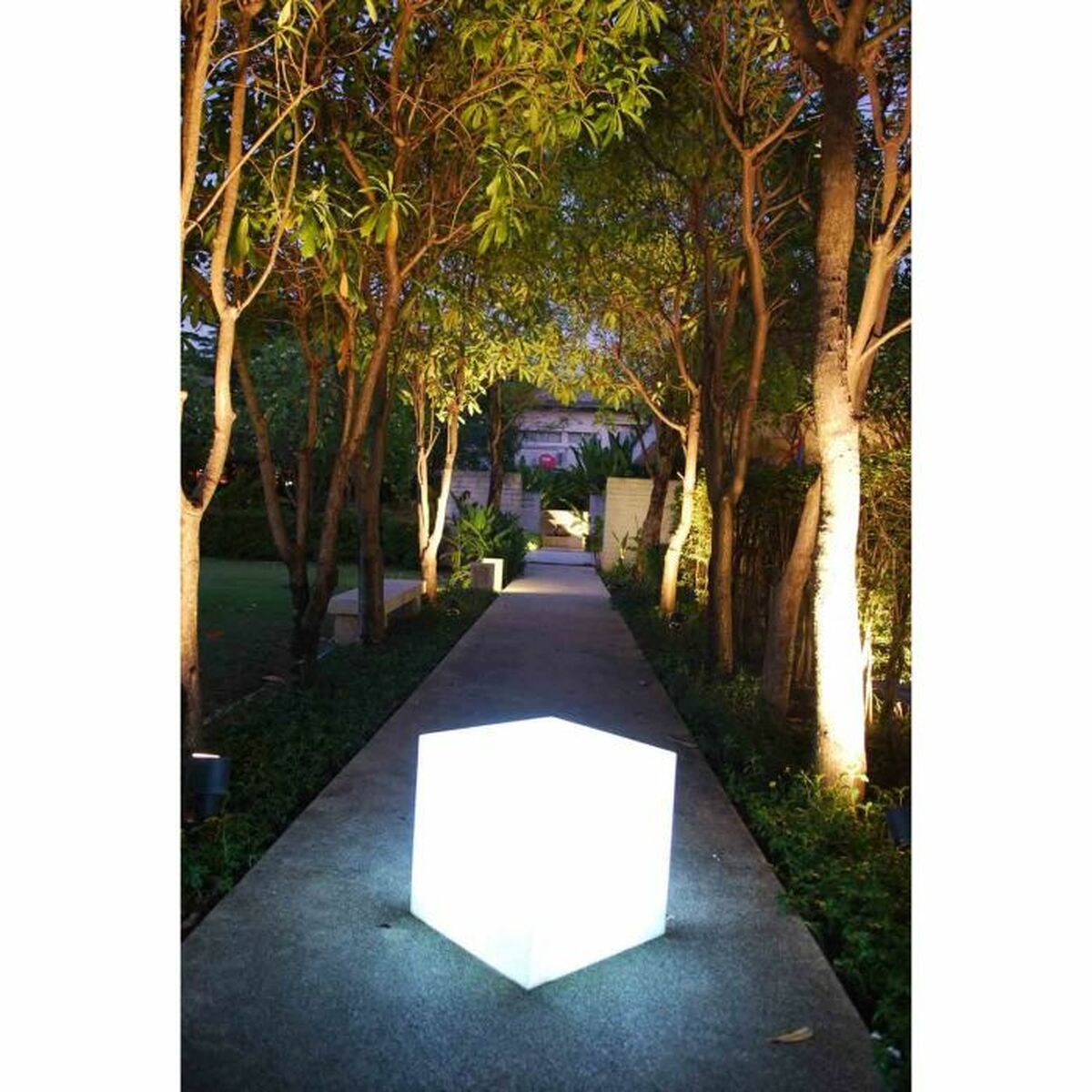 lampa Lumisky Balts E27 (1 gb.)
